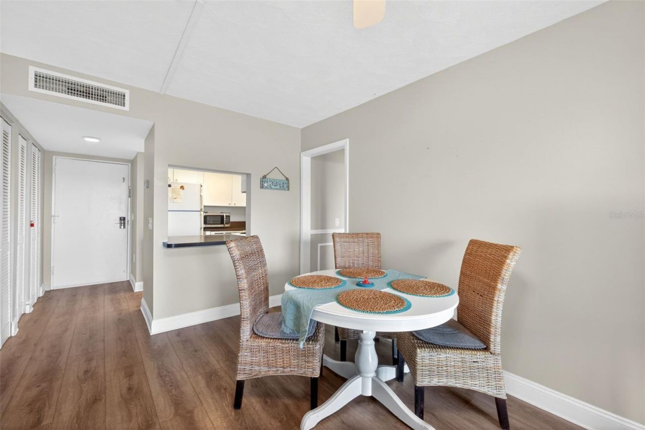 19451 Gulf Boulevard, Unit 204, Indian Shores, FL 33785 Photo