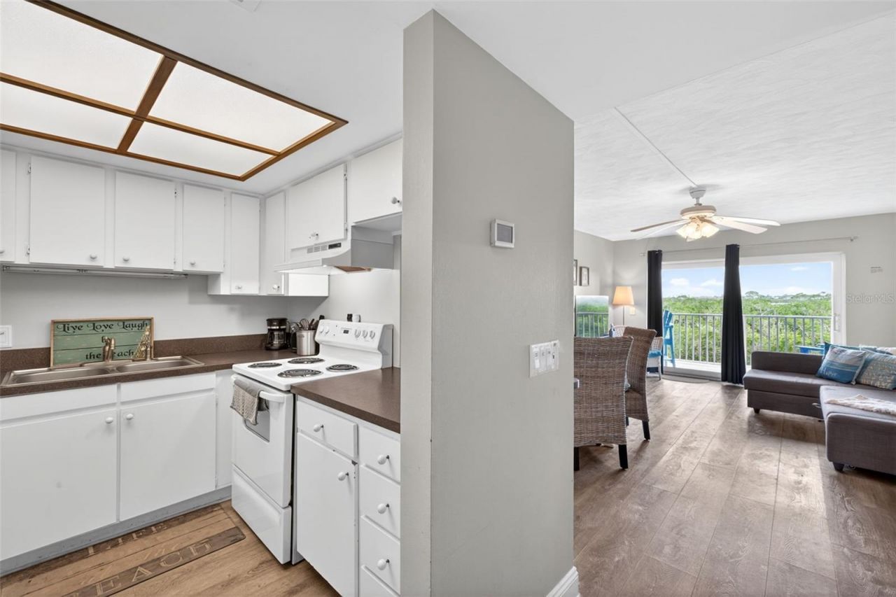 19451 Gulf Boulevard, Unit 204, Indian Shores, FL 33785 Photo