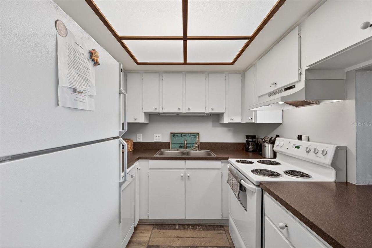 19451 Gulf Boulevard, Unit 204, Indian Shores, FL 33785 Photo