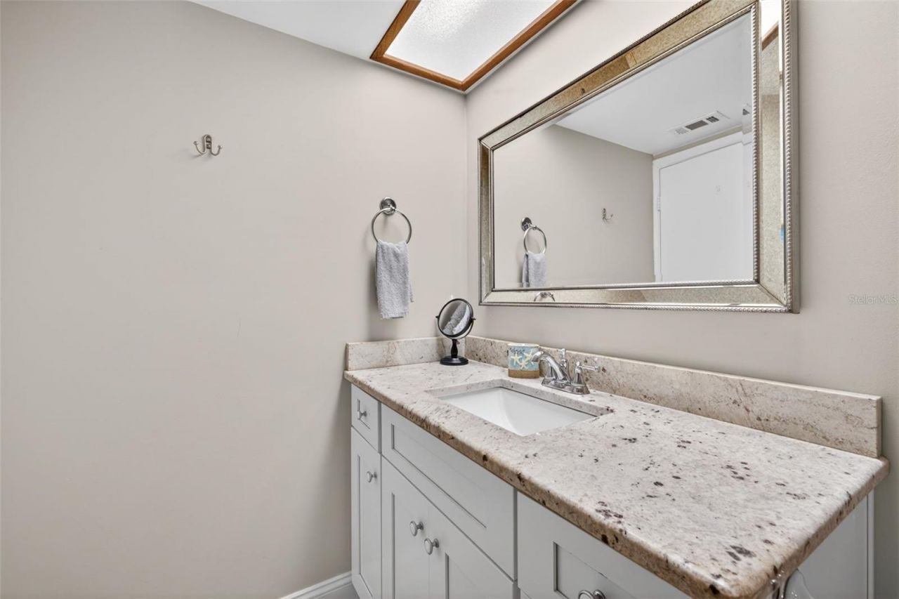 19451 Gulf Boulevard, Unit 204, Indian Shores, FL 33785 Photo