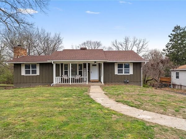 3018 Douglas Street, St Joseph, MO 64506