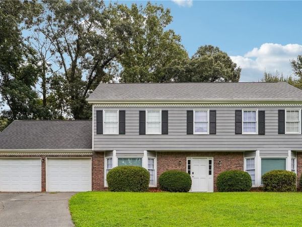 1416 Manchester Court SW, Lilburn, GA 30047