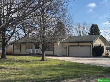 321 S 8th Street, Tekamah, NE 68061