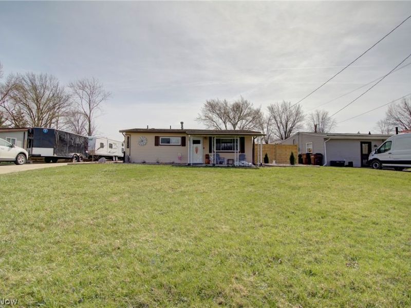 12123 National Drive, Grafton, OH 44044 Photo 2