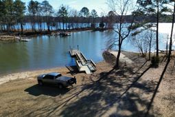 704 Harbor View Drive photo 4