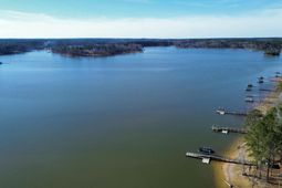 704 Harbor View Drive photo 4