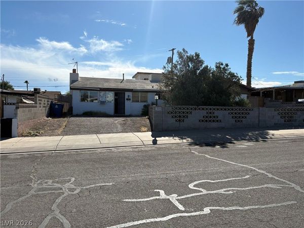 229 Hillcrest Drive , Henderson, NV 89015