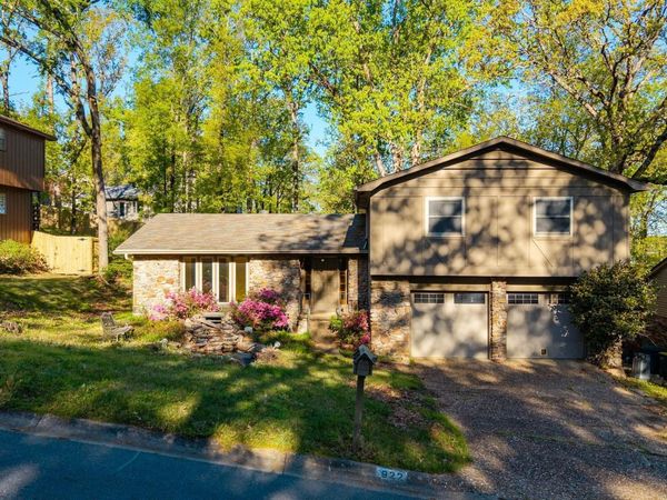 922 Kings Mountain Dr , Little Rock, AR 72211