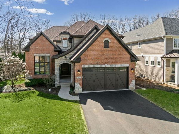 1148 Kenton Road , Deerfield, IL 60015