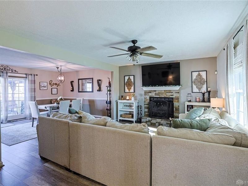 615 Saint James Place, Trenton, OH 45067 Photo 5