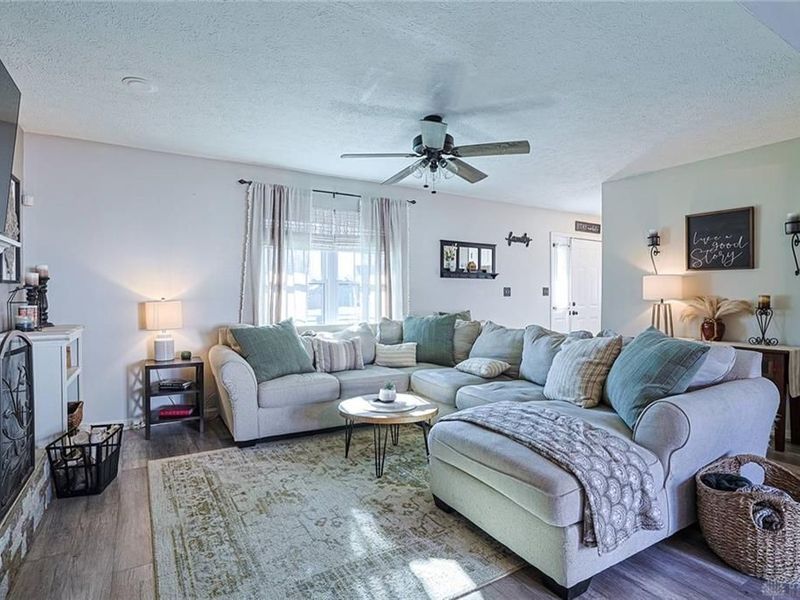 615 Saint James Place, Trenton, OH 45067 Photo 7