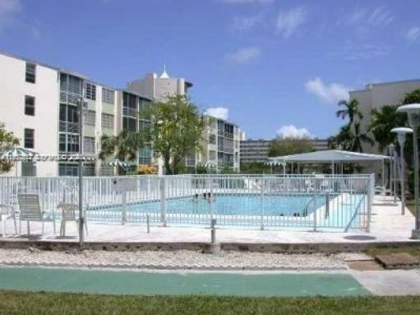 1780 NE 191st St, Unit 300-2, Miami, FL 33179