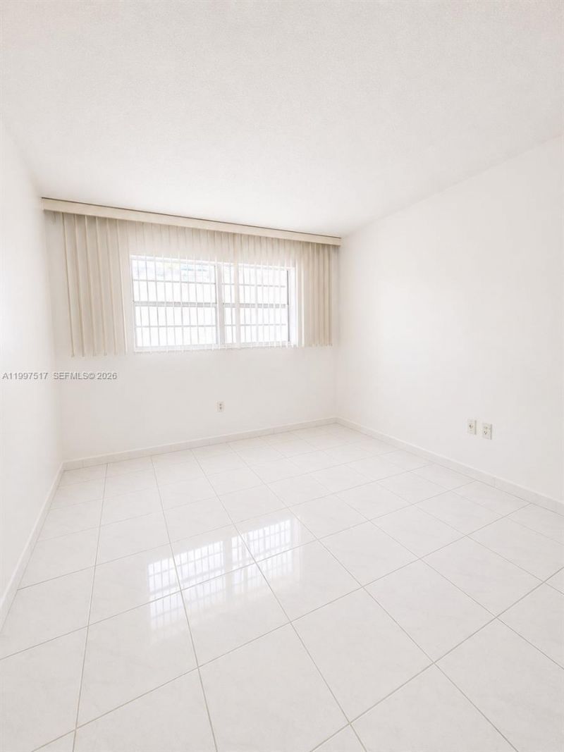 1780 NE 191st St, Unit 300, Miami, FL 33179 Photo