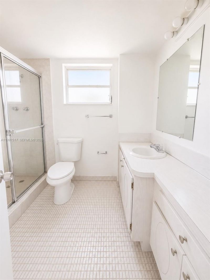 1780 NE 191st St, Unit 300, Miami, FL 33179 Photo