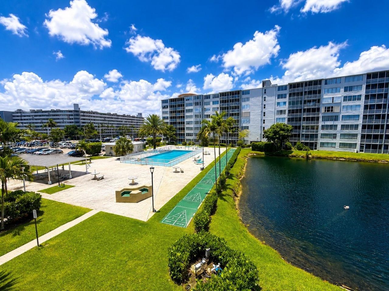 1780 NE 191st St, Unit 300, Miami, FL 33179 Photo