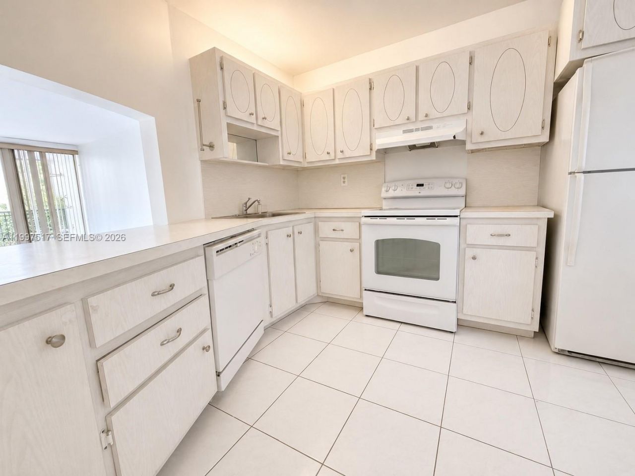 1780 NE 191st St, Unit 300, Miami, FL 33179 Photo