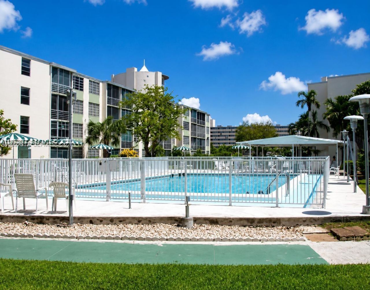 1780 NE 191st St, Unit 300, Miami, FL 33179 Photo