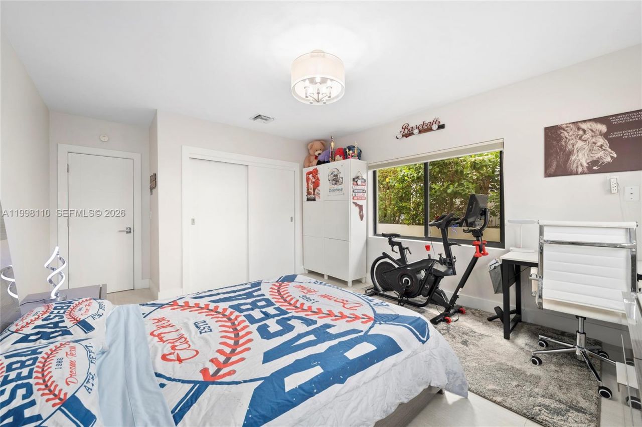 3141 N Bay Rd, Miami Beach, FL 33140 Photo
