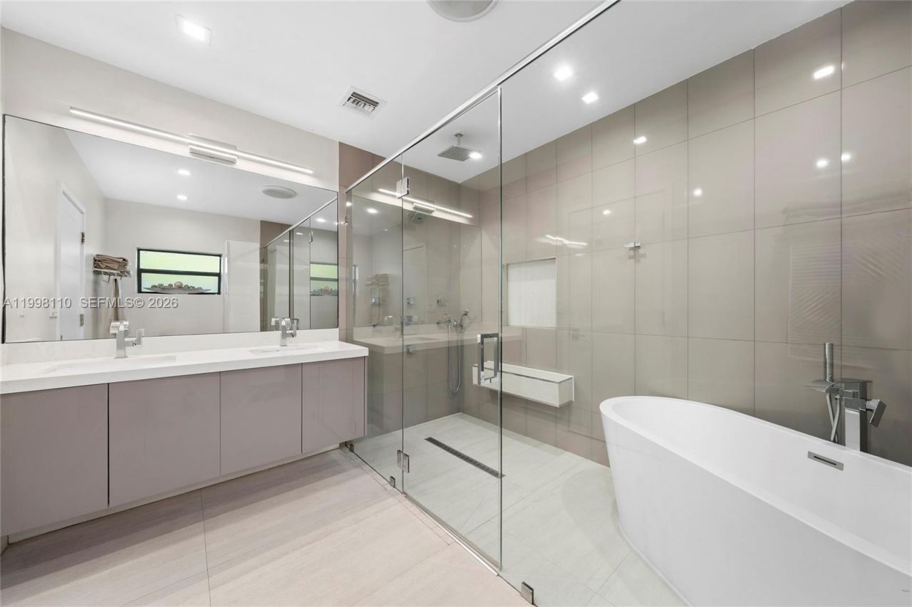 3141 N Bay Rd, Miami Beach, FL 33140 Photo