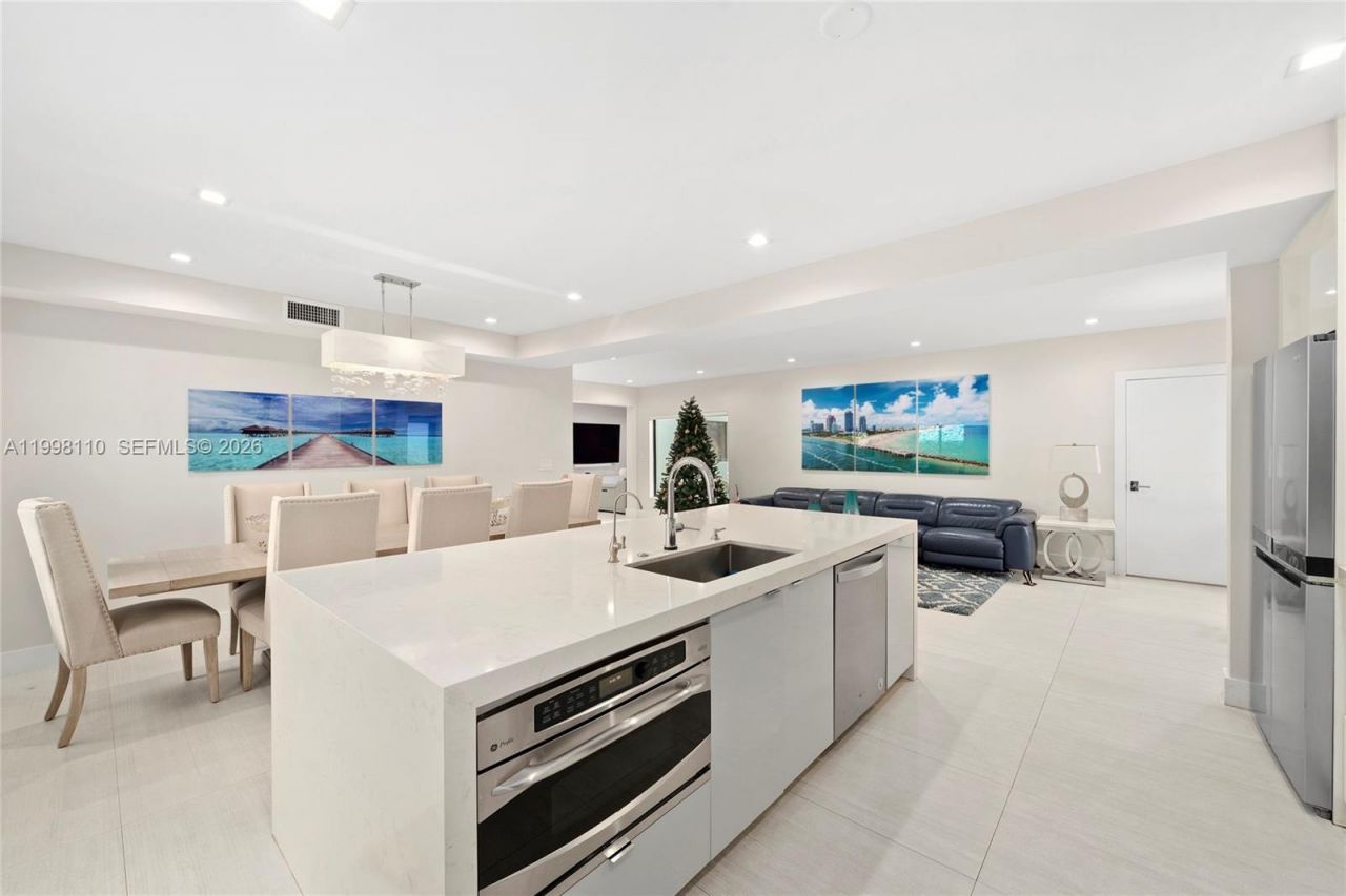 3141 N Bay Rd, Miami Beach, FL 33140 Photo