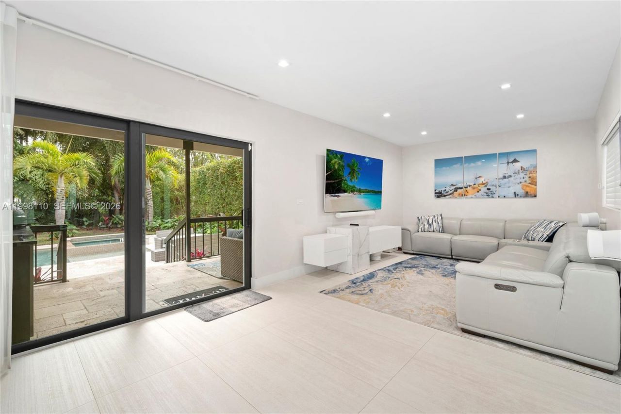 3141 N Bay Rd, Miami Beach, FL 33140 Photo
