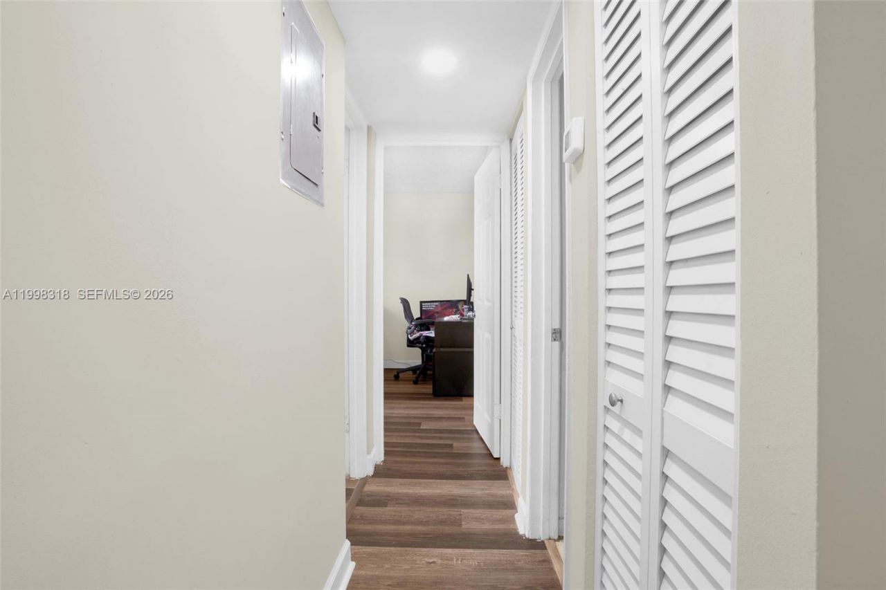 9682 Fontainebleau Blvd, Unit 503, Miami, FL 33172 Photo