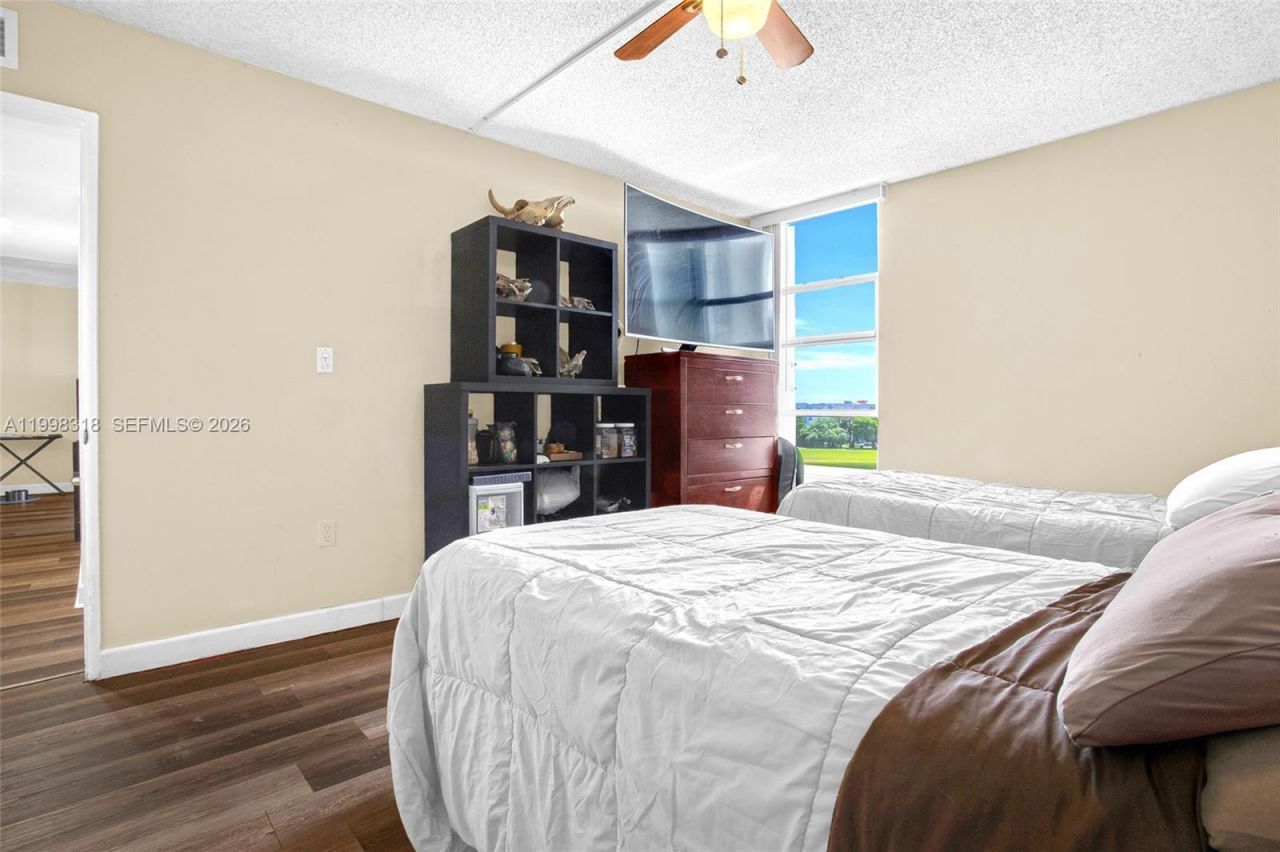 9682 Fontainebleau Blvd, Unit 503, Miami, FL 33172 Photo