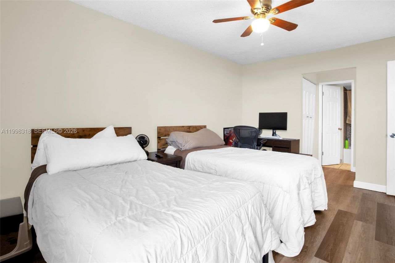 9682 Fontainebleau Blvd, Unit 503, Miami, FL 33172 Photo