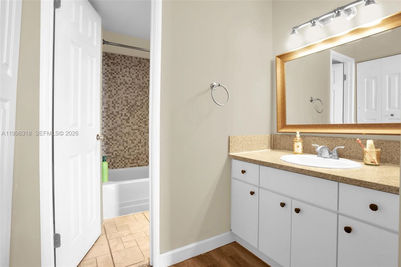 9682 Fontainebleau Blvd, Unit 503, Miami, FL 33172 Photo