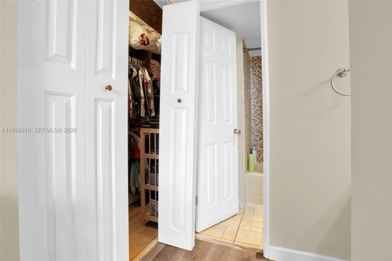 9682 Fontainebleau Blvd, Unit 503, Miami, FL 33172 Photo