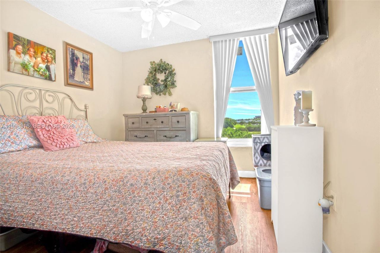 9682 Fontainebleau Blvd, Unit 503, Miami, FL 33172 Photo