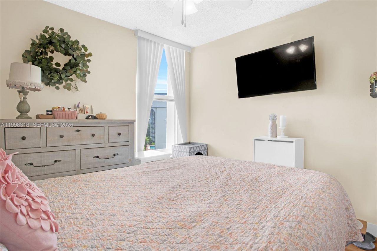 9682 Fontainebleau Blvd, Unit 503, Miami, FL 33172 Photo