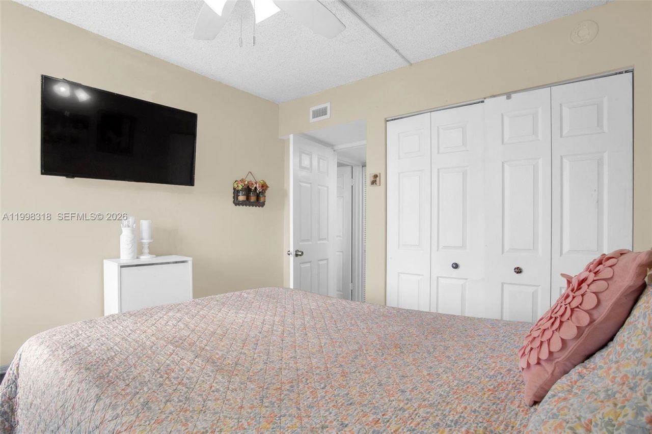 9682 Fontainebleau Blvd, Unit 503, Miami, FL 33172 Photo