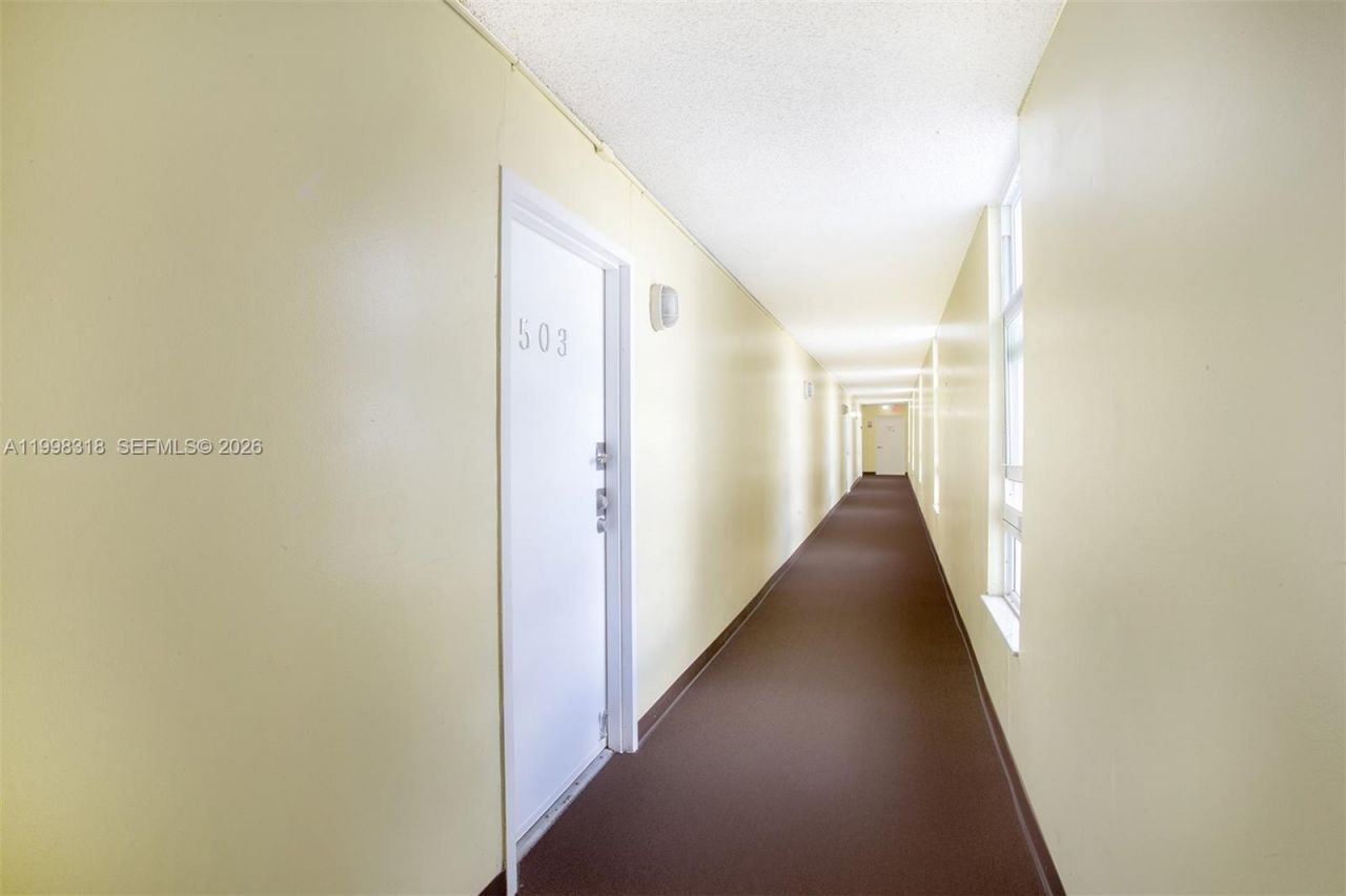 9682 Fontainebleau Blvd, Unit 503, Miami, FL 33172 Photo