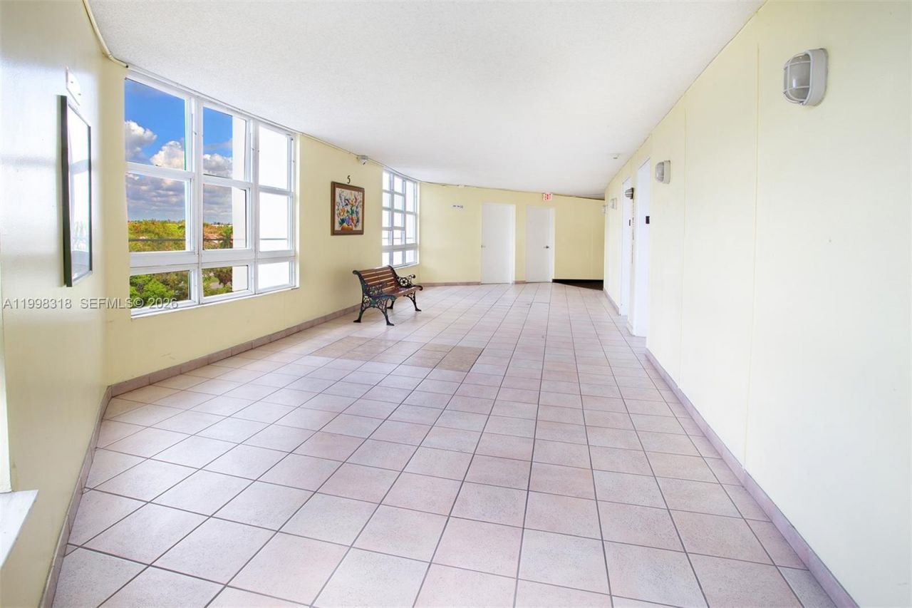9682 Fontainebleau Blvd, Unit 503, Miami, FL 33172 Photo