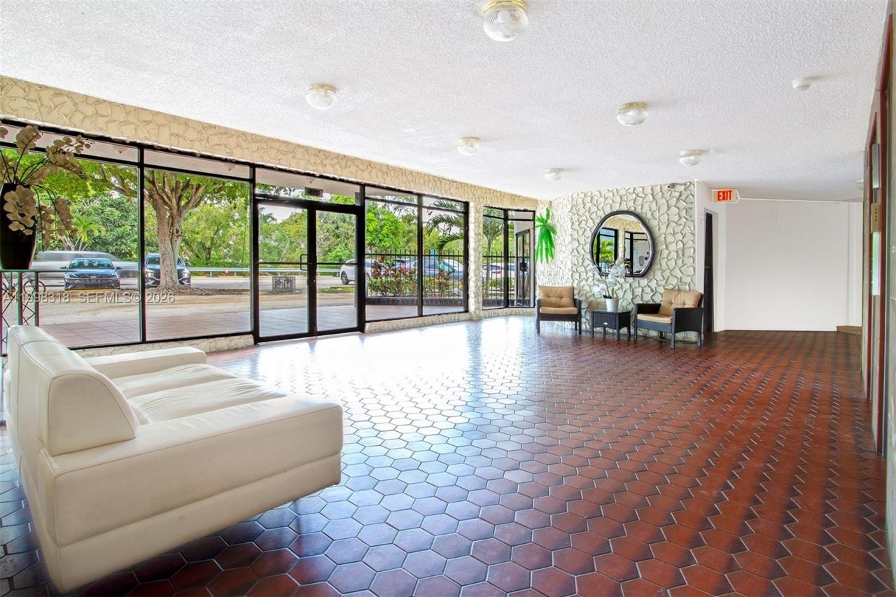 9682 Fontainebleau Blvd, Unit 503, Miami, FL 33172 Photo