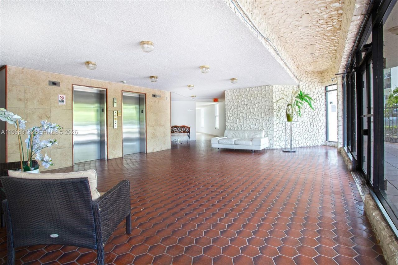 9682 Fontainebleau Blvd, Unit 503, Miami, FL 33172 Photo