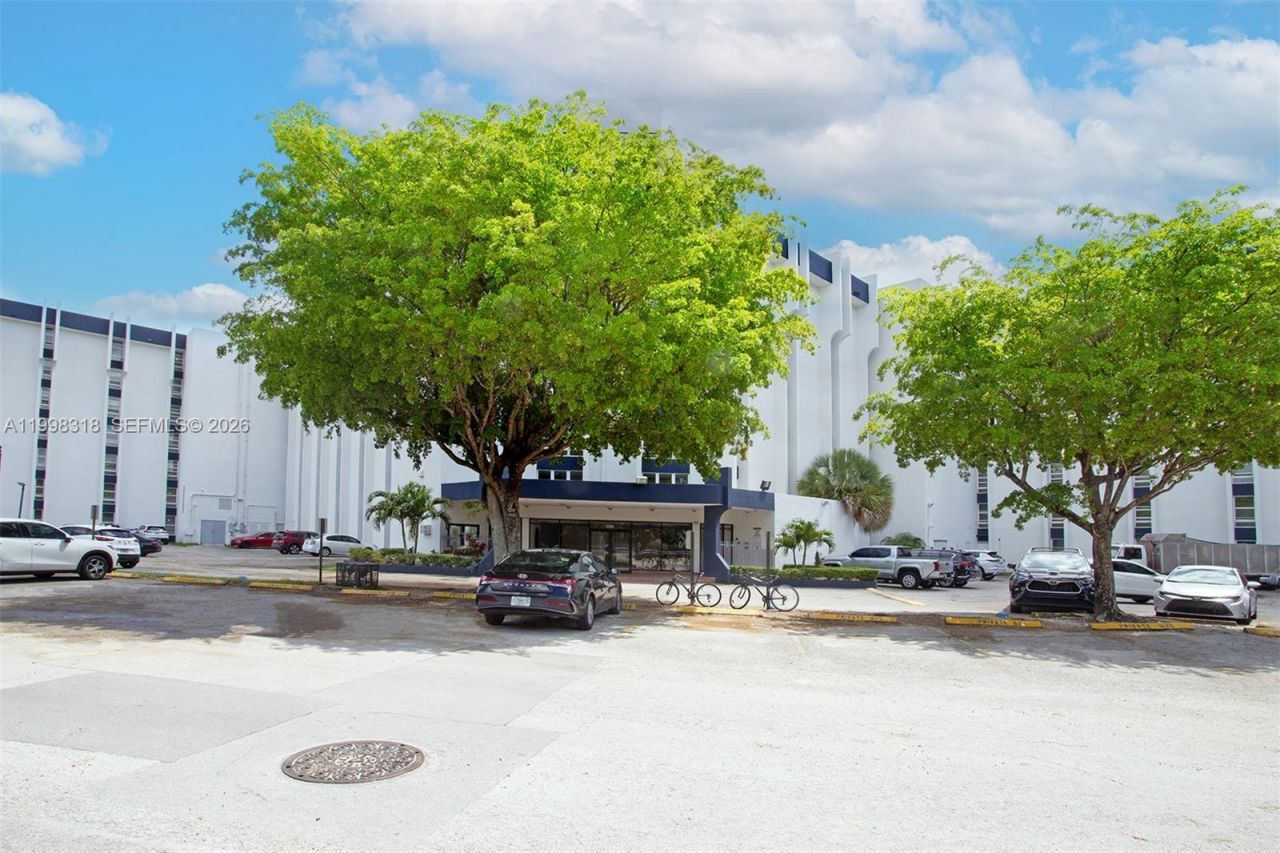 9682 Fontainebleau Blvd, Unit 503, Miami, FL 33172 Photo