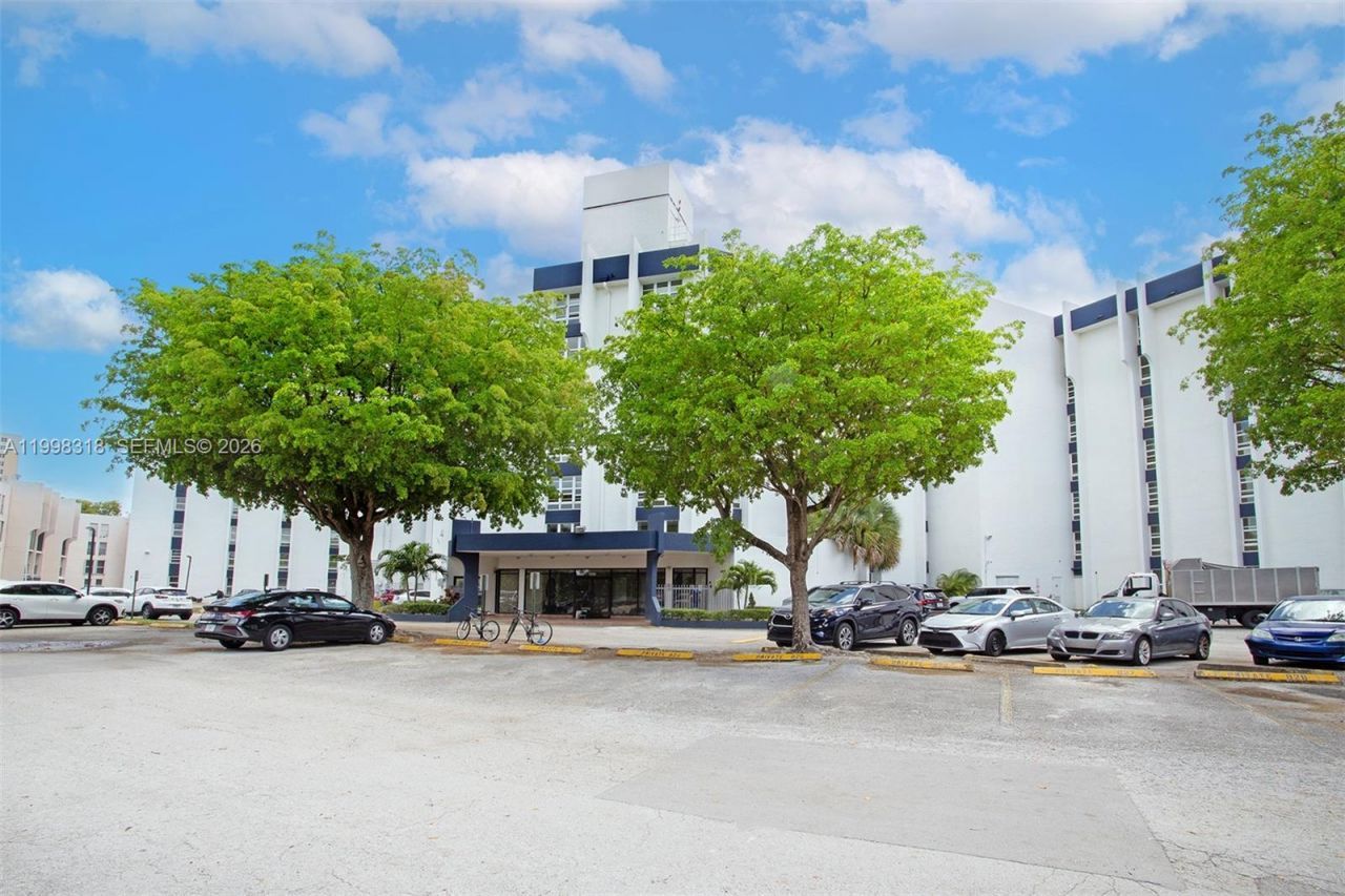9682 Fontainebleau Blvd, Unit 503, Miami, FL 33172 Photo