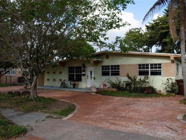 5349 W 14th Ln , Hialeah, FL 33012