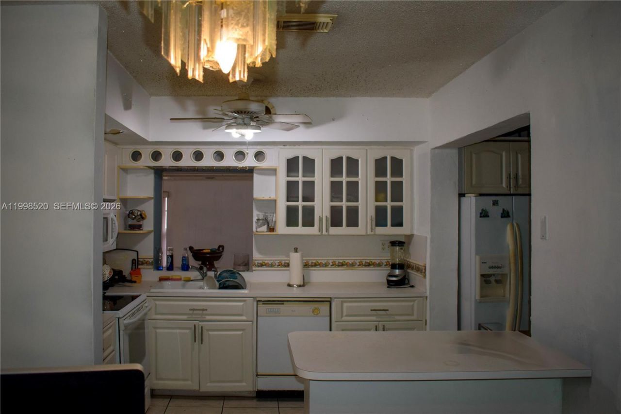 5349 W 14th Ln , Hialeah, FL 33012 Photo