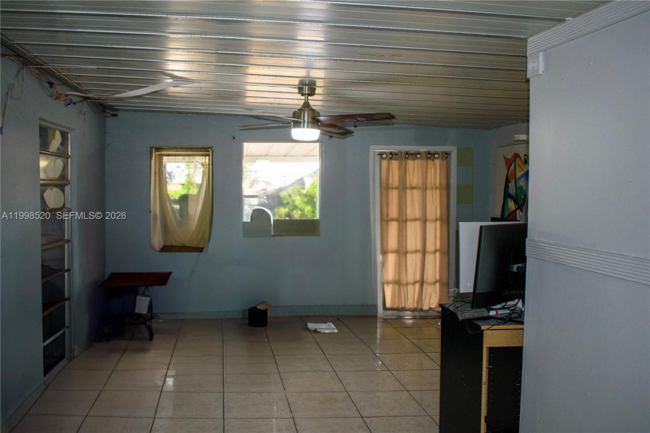 5349 W 14th Ln , Hialeah, FL 33012 Photo