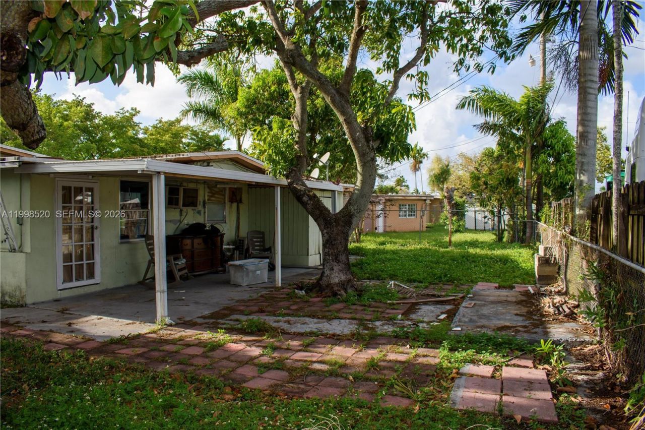 5349 W 14th Ln , Hialeah, FL 33012 Photo