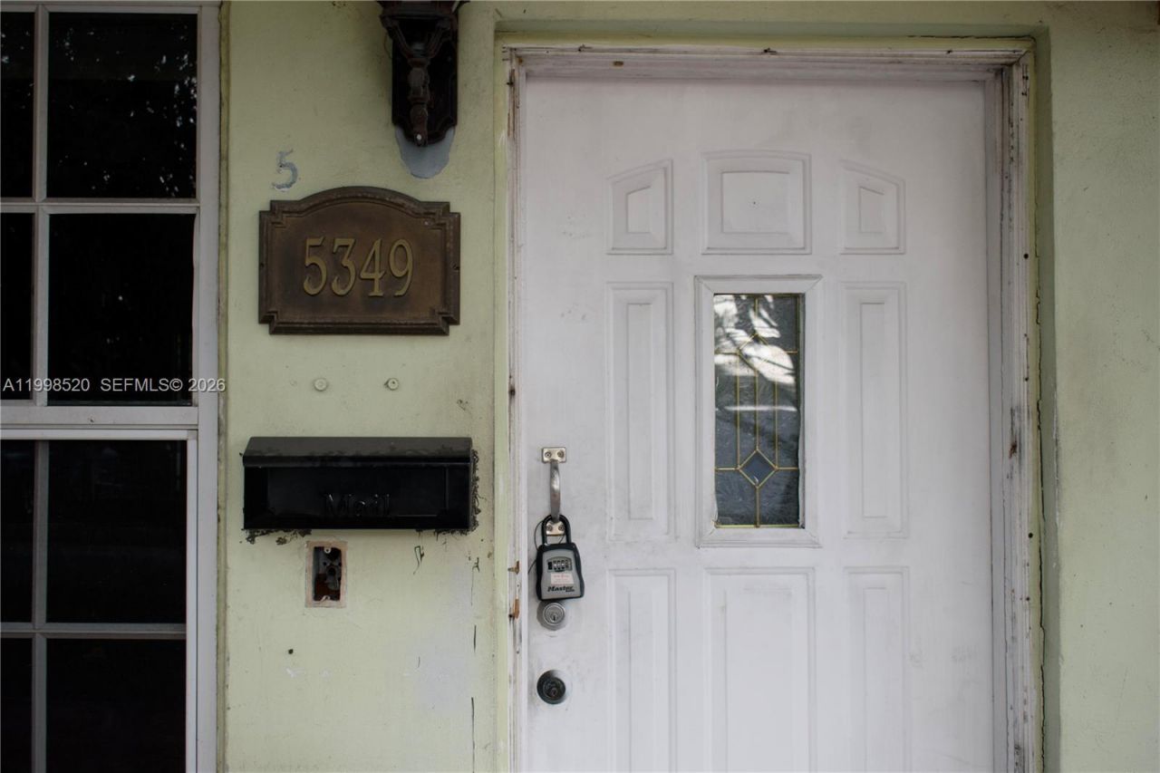 5349 W 14th Ln , Hialeah, FL 33012 Photo