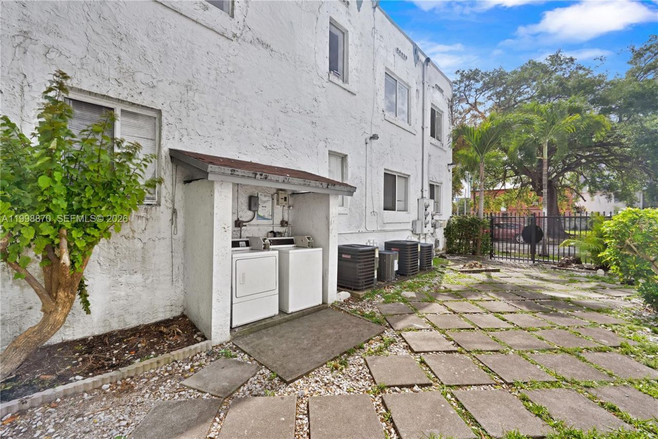 109 NW 6th Ave, Unit 8, Miami, FL 33128 Photo