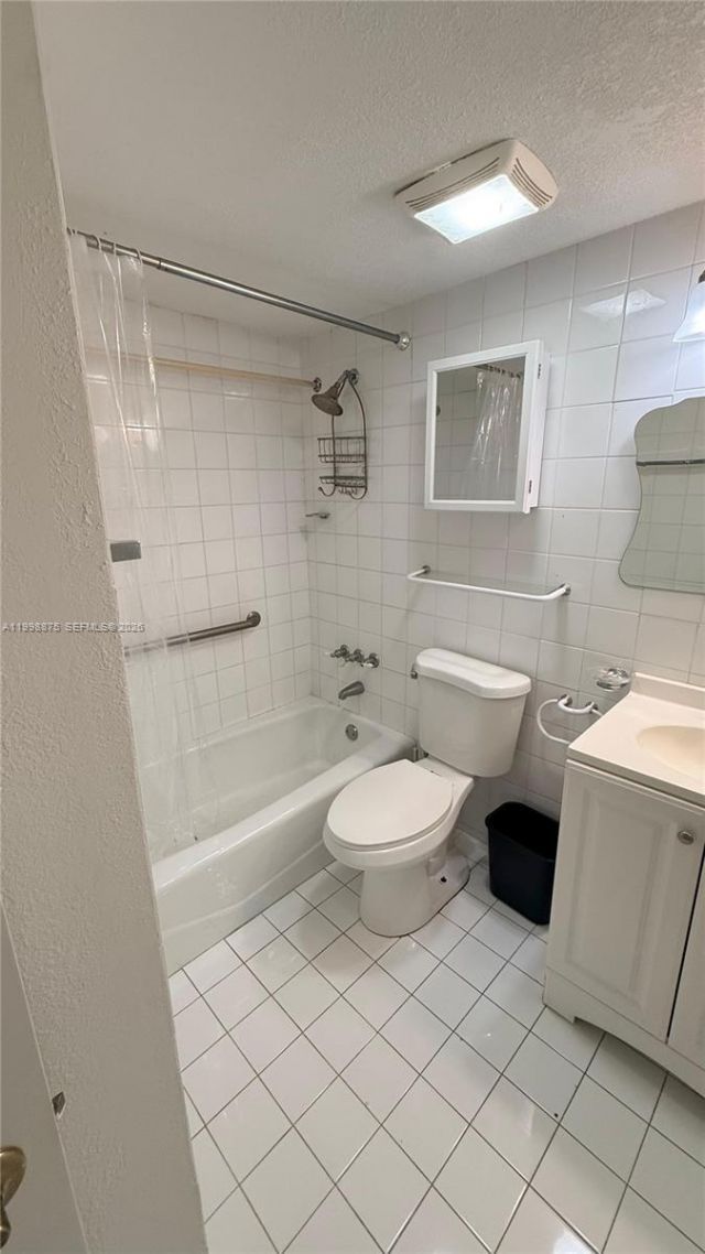4841 NW 7th St, Unit 310-4, Miami, FL 33126 Photo