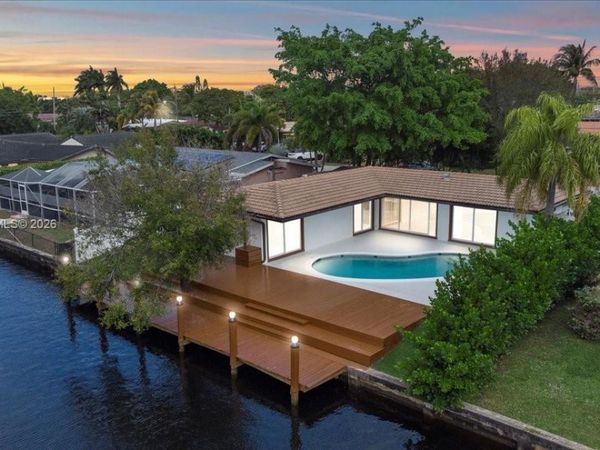 1910 NW 36th St , Oakland Park, FL 33309