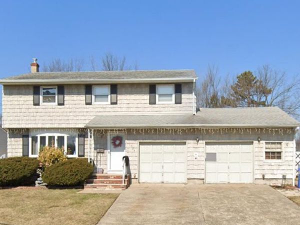 204 Marlin Drive, Fords, NJ 08863