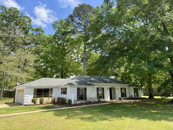 218 Thomas, Columbus, MS 39705