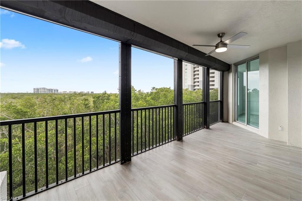 425 Cove Tower Dr, Unit 403, Naples, FL 34110 Photo